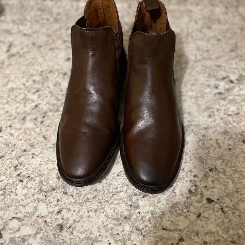 FRYE CHELSEA BOOTS